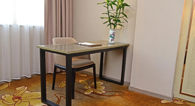 Yuelaideng Hotel