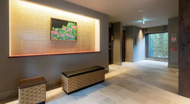 Hotel Naranohamori, Buchen Sie Hotel Nara Shutoken, in der Nähe von Isui-en