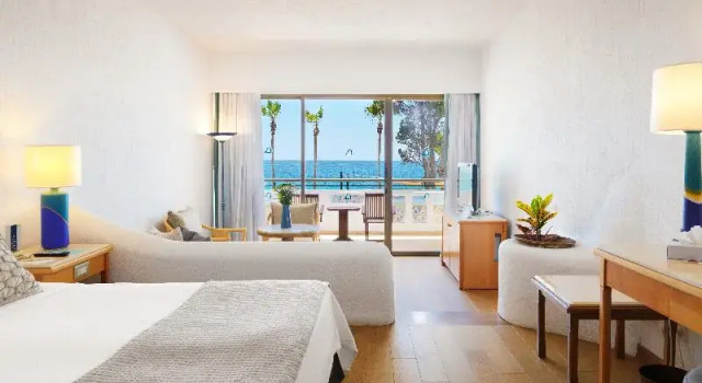 Двухместный номер Superior с видом на море Coral Beach Hotel & Resort Cyprus
