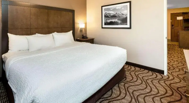 Четырёхместный люкс Best Western Plus Kalispell/Glacier Park West Hotel & Suites