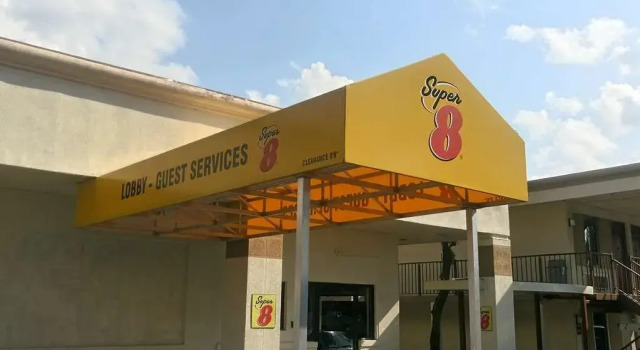 Super 8 Dover, Забронировать Отель Отели Довер с завтраком, рядом с Bayhealth Hospital, Завтраки