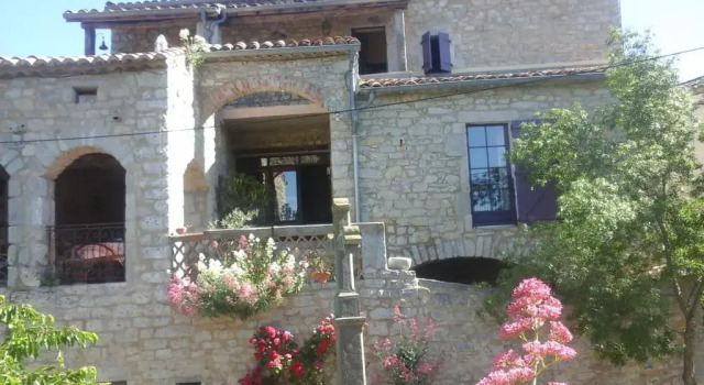 Domaine de Peyre Brune - Gite de Charme En Ardeche du Sud