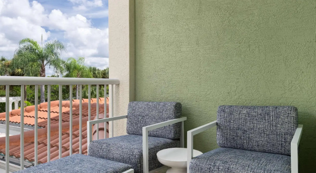 Люкс DoubleTree Suites by Hilton Naples