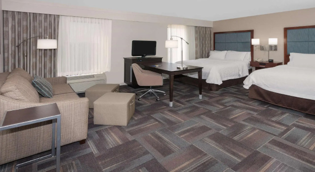 Четырёхместный люкс Hampton Inn & Suites Munster