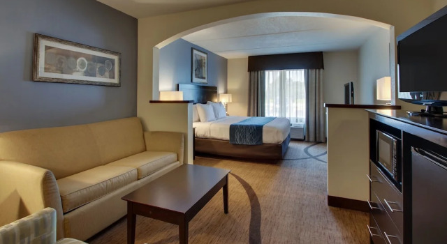 Люкс Standard Greenfield Inn & Suites Owensboro, KY Airport