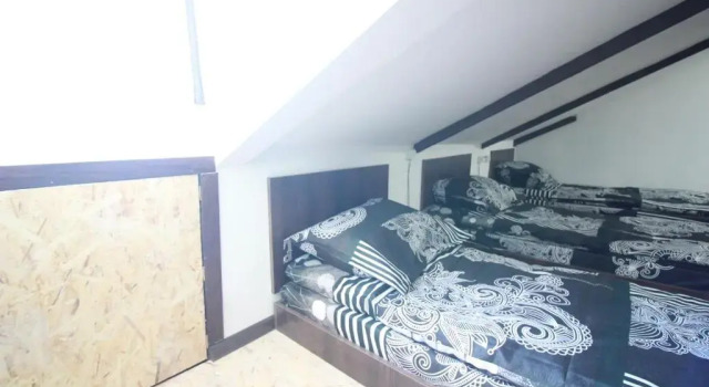 Кровать в общем номере Sheni Hostel
