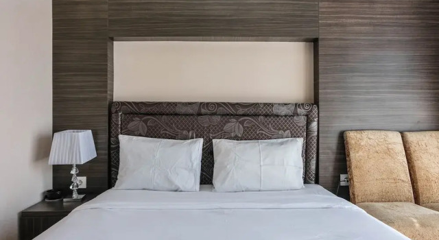 Relaxing and Homey Studio Casa De Parco Apartment, Book Apartment Hotels in South Tangerang with a Pool, Swimming Pool