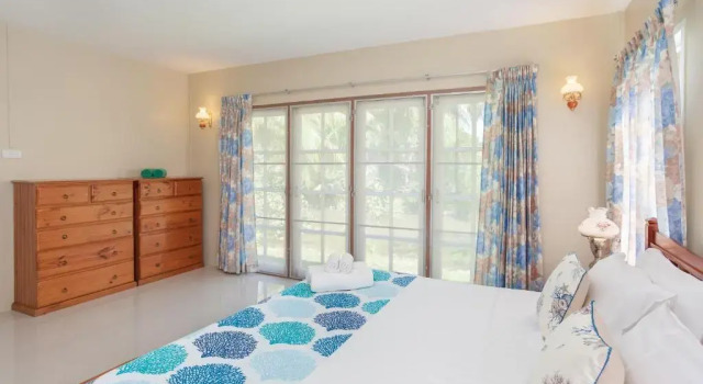 Вилла с 2 комнатами в саду Fisherman Way Beach Villa