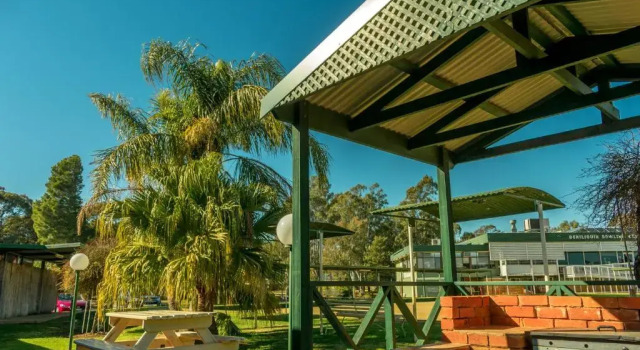 Deniliquin Country Club Motor Inn