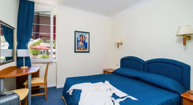Полулюкс Boutique & Beach Hotel Villa Wolff