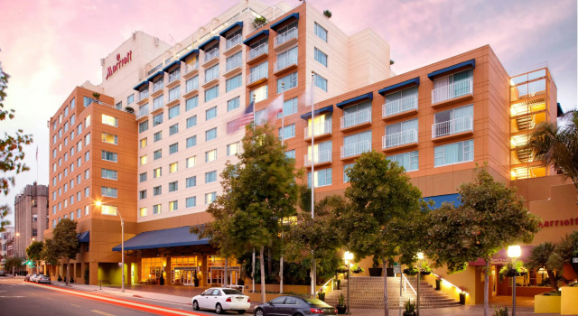Monterey Marriott, Забронировать Отель Монтерей Виноградники Монтерей, рядом с Спортивный центр Monterey