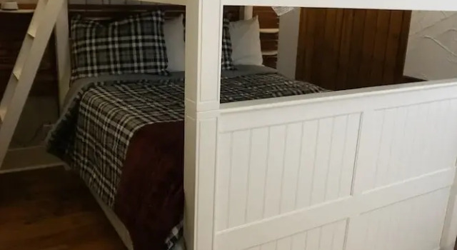 2 Br: Wabasso 5: 2br, 2 Bath, Забронировать Дом для отпуска Отели Сноушу с парковкой, рядом с Лыжный подъемник Soaring Eagle Express, Парковка