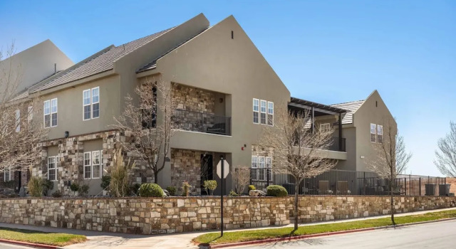The Ann Marie #f1 6 Bedroom Townhouse
