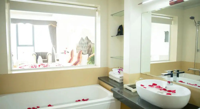 Двухместный номер Superior Lao Cai Royal Hotel