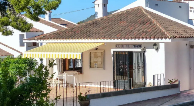 Apartment With 2 Bedrooms in Peñíscola, With Wonderful sea View, Pool, Забронировать Апартаменты/квартира Отели Пеньискола с парковкой, рядом с Cala Ordí, Парковка