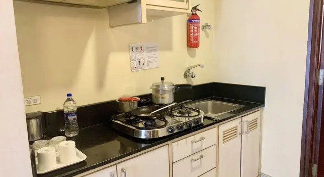 Апартаменты Deluxe с балконом Maple Suites Serviced Apartments