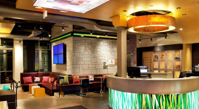 Кровать в общем номере Aloft by Marriott Arundel Mills BWI Airport