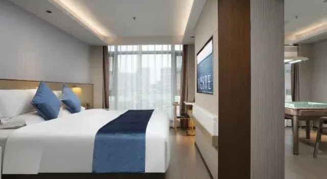 Двухместный люкс Deluxe Yeste International Hotel (Shenzhen International Exhibition Center Guozhan Subway Station)