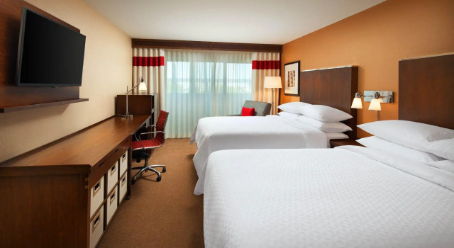 Четырёхместный номер Standard Four Points by Sheraton Phoenix South Mountain