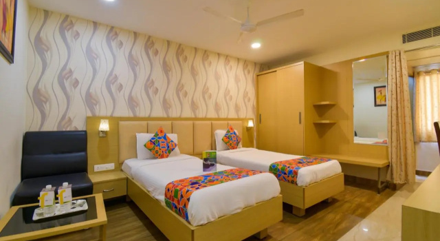 Hotel Raintr33, Rezerwuj Hotel Hyderabad 
