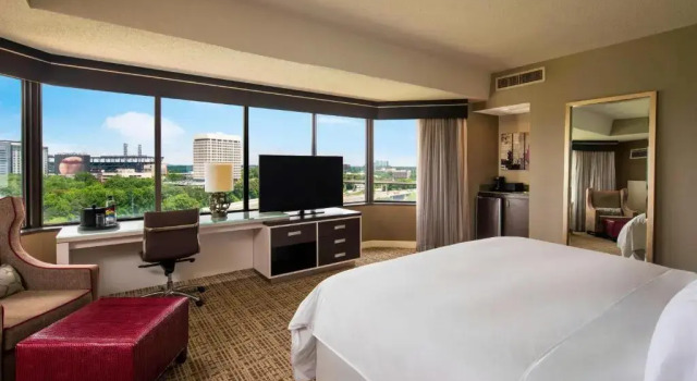 Двухместный клубный номер Executive Renaissance Atlanta Waverly Hotel & Convention Center