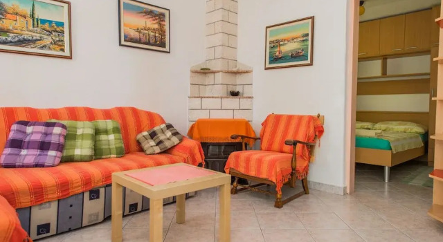 Apartments Jadranka, Забронировать Апартаменты/квартира Рогозница Шибенско-Книнская жупания