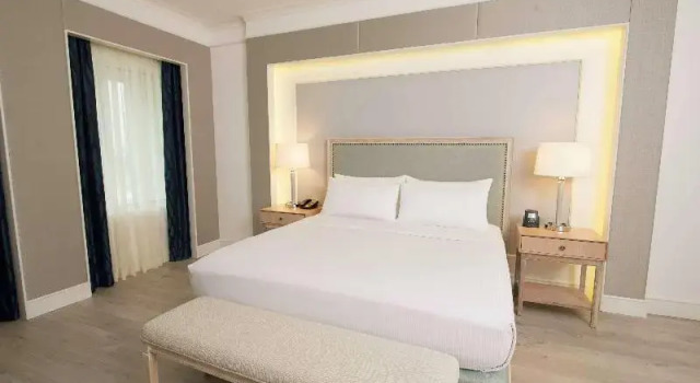 Номер Standard с балконом Hilton Colon Guayaquil Hotel