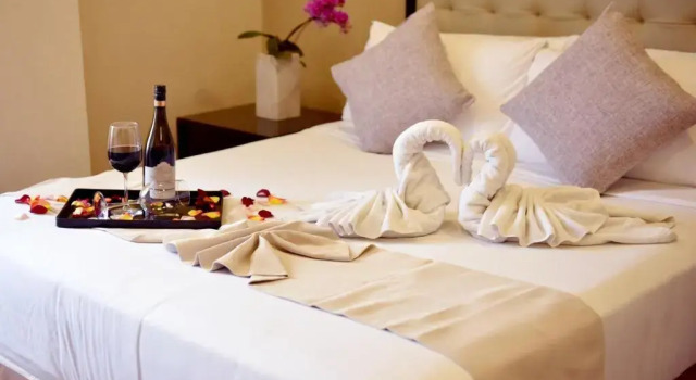 Aura One Hotel