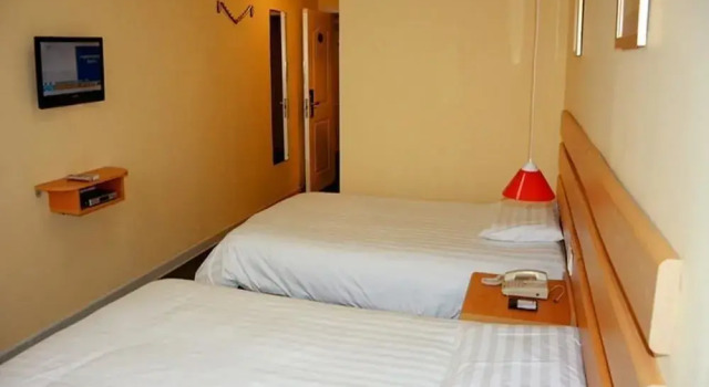Home Inn Linyi Yinqueshan Road, Prenota Hotel Hotel a Shandong con parcheggio, Parcheggio