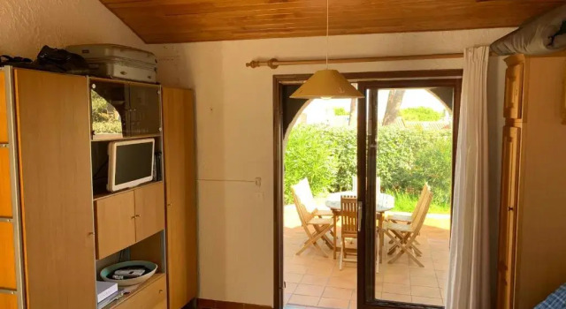 Mini villa climatisée - Vue mer - Mer à 50 m - Jardin et 2 terrasses 300 m2, Réserver Auberge Lumio Balagne