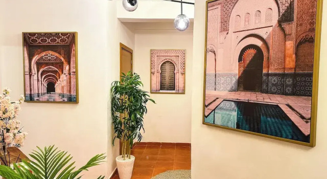 Luxoria home - 3 min to Gueliz, Забронировать Отель Отели Марракеш-Тенсифт-Эль-Хауз с парковкой, Парковка
