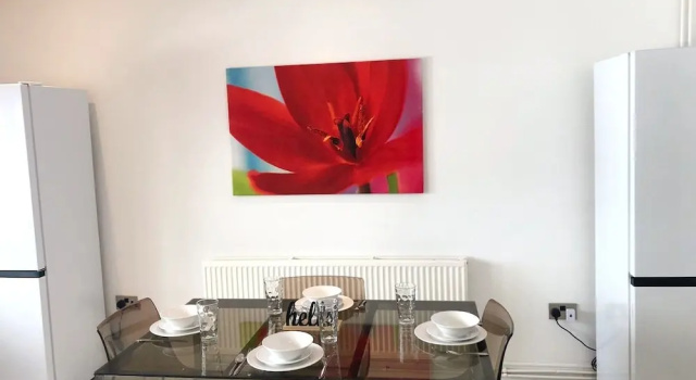 Апартаменты с 3 комнатами с видом на сад 3-bed Semi-detached House, Wifi, Parking, Outdoor Space