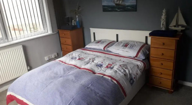 Admirals Apartment sleeps 4 adults 2 children EV Point