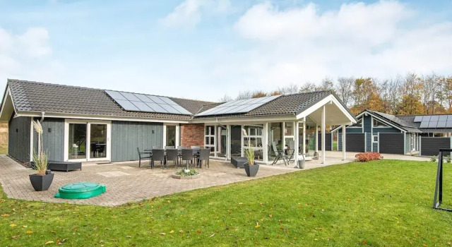 Luxury Spa Retreat in Arrild - By Traum Ferienwohnungen, Rezerwuj Ośrodek wypoczynkowy Hotele w Sønderjylland z parkingiem, Parking