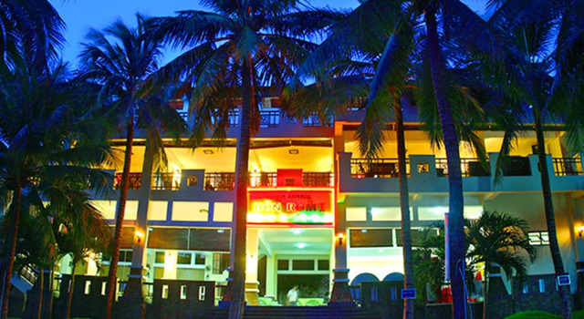 Hon Rom Central Beach Resort