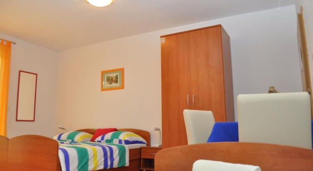 Apartments Ivi, Забронировать Апартаменты/квартира Апартаменты Макарска, рядом с Общественный Пляж Макарска, Апартаменты/квартира