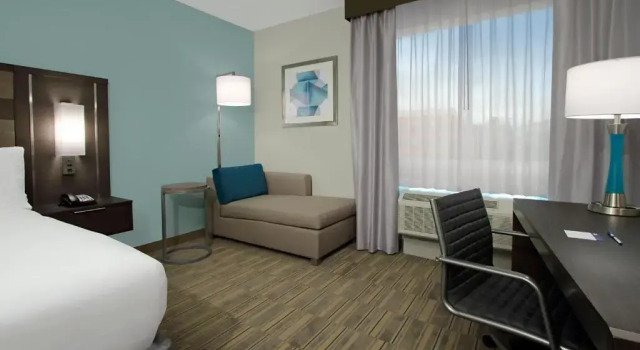 Двухместный номер Standard Holiday Inn Express & Suites - Lake Charles South Casino Area by IHG