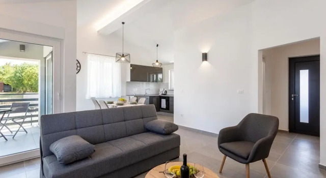 Nice Apartment in Vrbnik With Outdoor Swimming Pool, Wifi and 2 Bedrooms, Varaa Huoneisto Hotellit Kvarner Islands uima-altaalla, Uima-allas