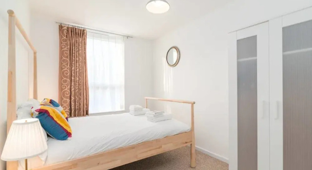 Spacious 4 Bedroom for 8 Guests in Central London, Varaa Huoneisto Asunnot kohteessa Merseyside, Huoneisto