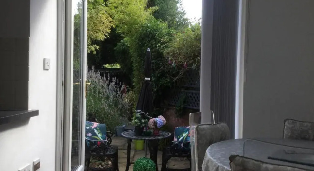 Апартаменты Oakleigh 1 bed ground floor garden view apartment FREE ONSITE PARKING