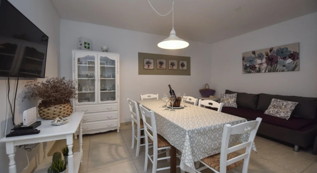 Коттедж с 3 комнатами с видом на сад Klarisa Cozy Holiday Home with Private Garden