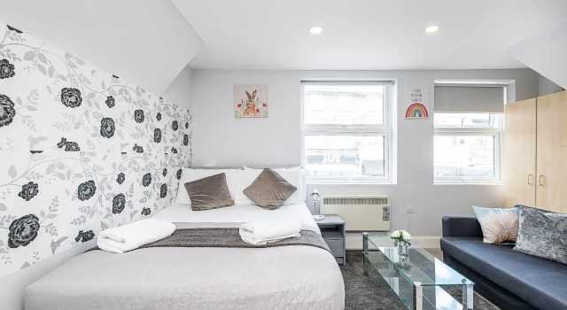 Securematics Queens Studio Apartments, Забронировать Апартаменты/квартира Отели Англии с бассейном, Бассейн
