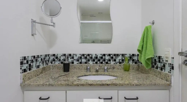 Апартаменты 2 Quartos com Varanda a 300m RioCentro Wi-Fi 120mbps e Cozinha Completa - Condomínio com Piscina, Estacionamento, Portaria 24h e Parquinho Infantil - Apartamento indicado para Grupos, Hóspedes a Trabalho e Crianças