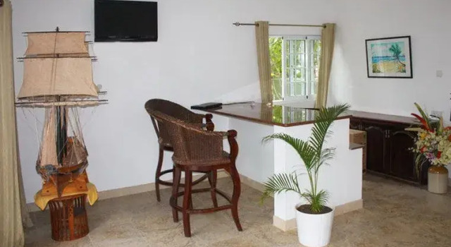 Bord Mer Villa, Book Villa Hotels in Mahe with Parking, Parking