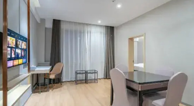 Люкс Deluxe Magnotel Hotel (Shijiazhuang Leitai Center Pingandajie Subway Station)