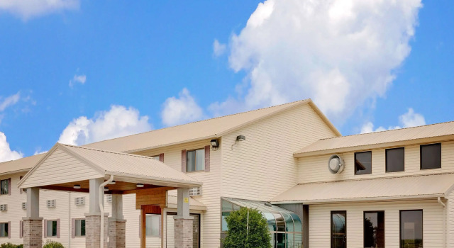Super 8 by Wyndham Iowa Falls, Varaa Hotelli Hotellit Iowa uima-altaalla, Uima-allas