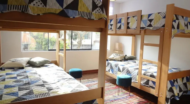 Meetinc House, Book Hotel Miraflores Lima