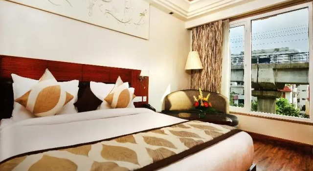 Полулюкс Hotel Regent Grand