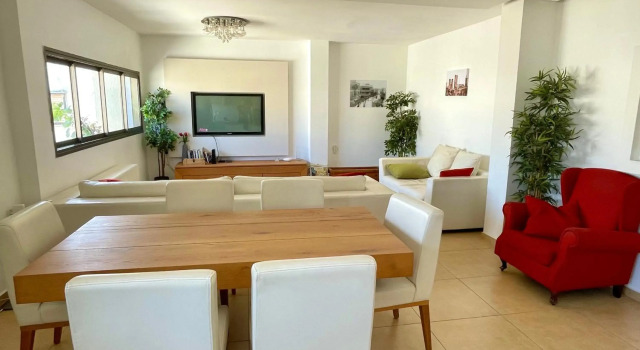 Beautiful 2-bedroom condo in the heart of Tel Aviv