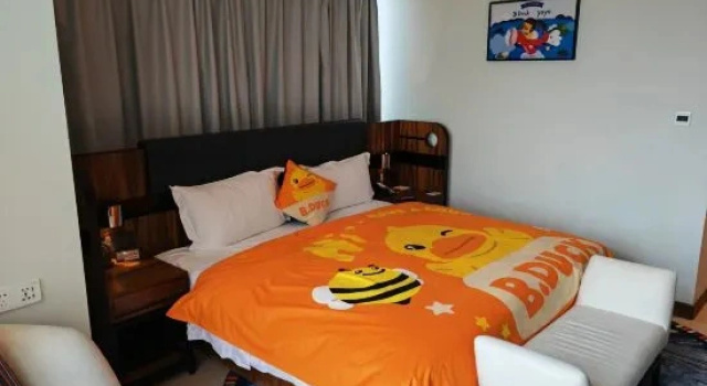 Четырёхместный семейный люкс Howard Johnson Hot Spring Resort Anshun